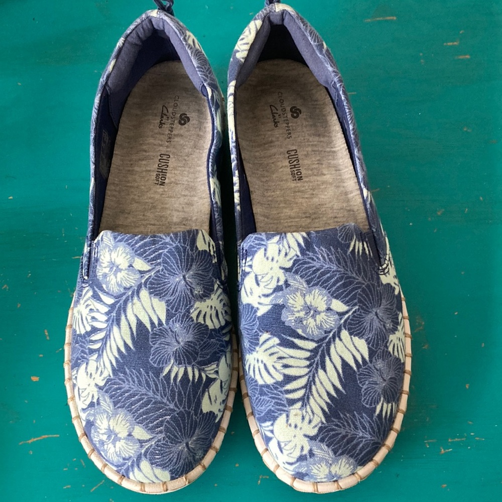 Cloudsteppers by Clark Blue Tropical Print Size 6